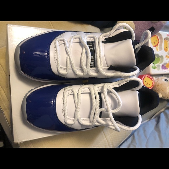 Concord Sketch Jordan 11s 🐬 - Picture 2 of 4